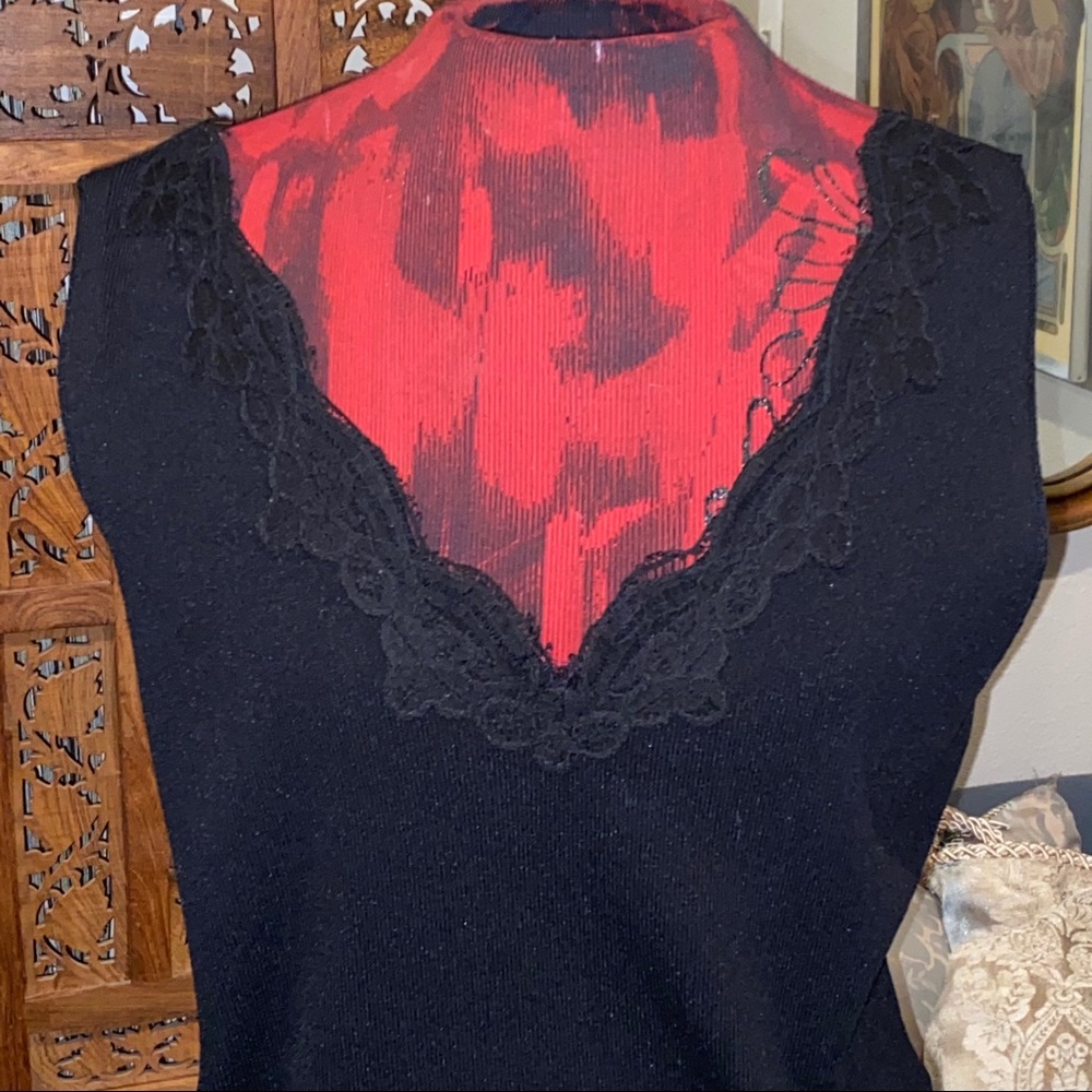 Dana Buchman Black Sleeveless Lace V-neck Shell